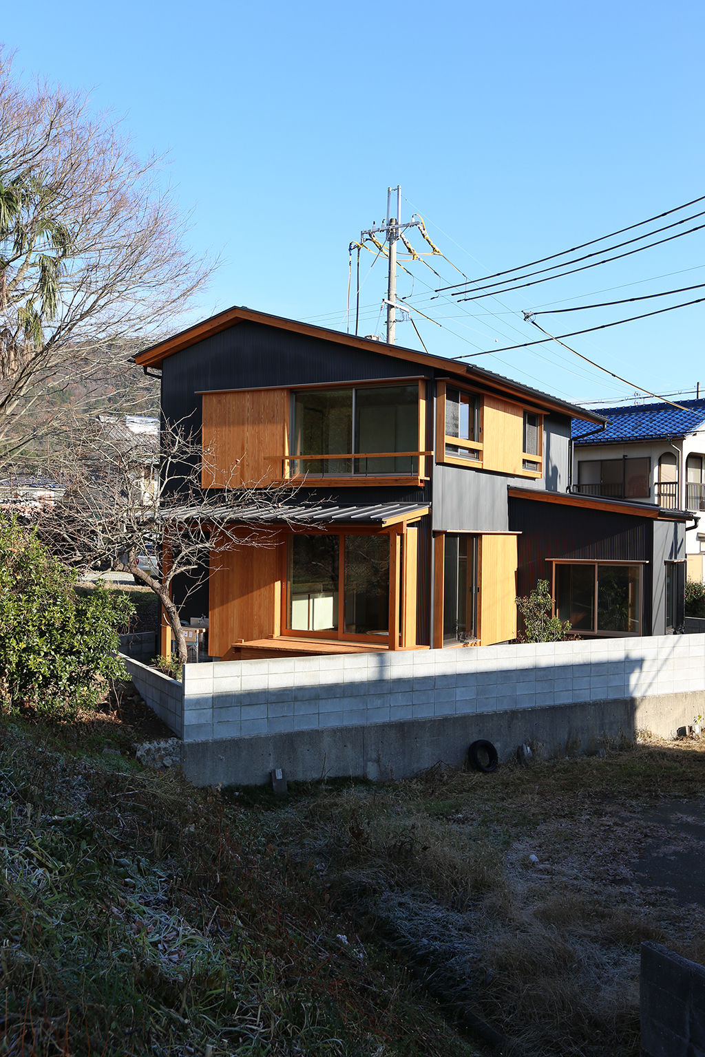 神崎郡の木の家 変形地に建つ外観