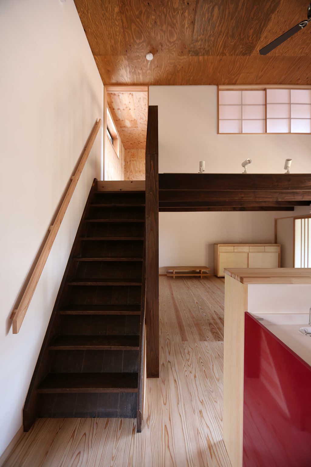 加古川市の木の家 取り払わず残したレトロな趣の階段