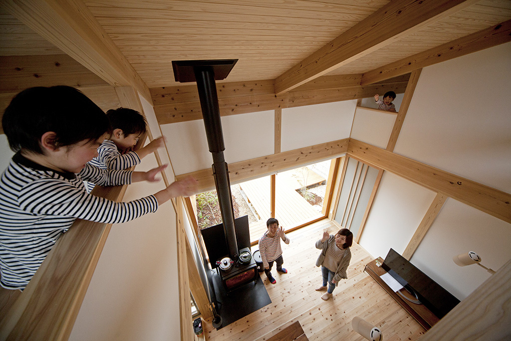 加古川市の木の家 吹き抜けで家族とつながる