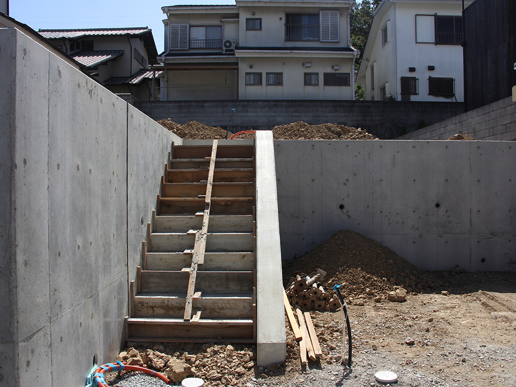 姫路市の木の家　外構階段