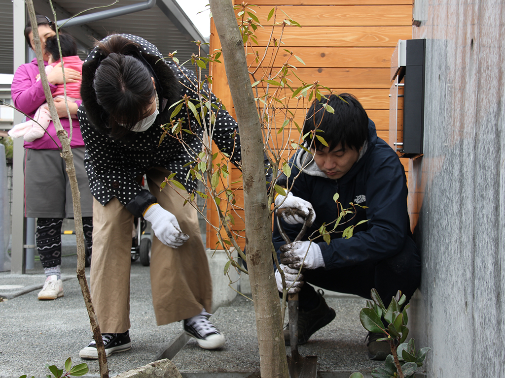 宍粟市の木の家　庭造りワークショップ