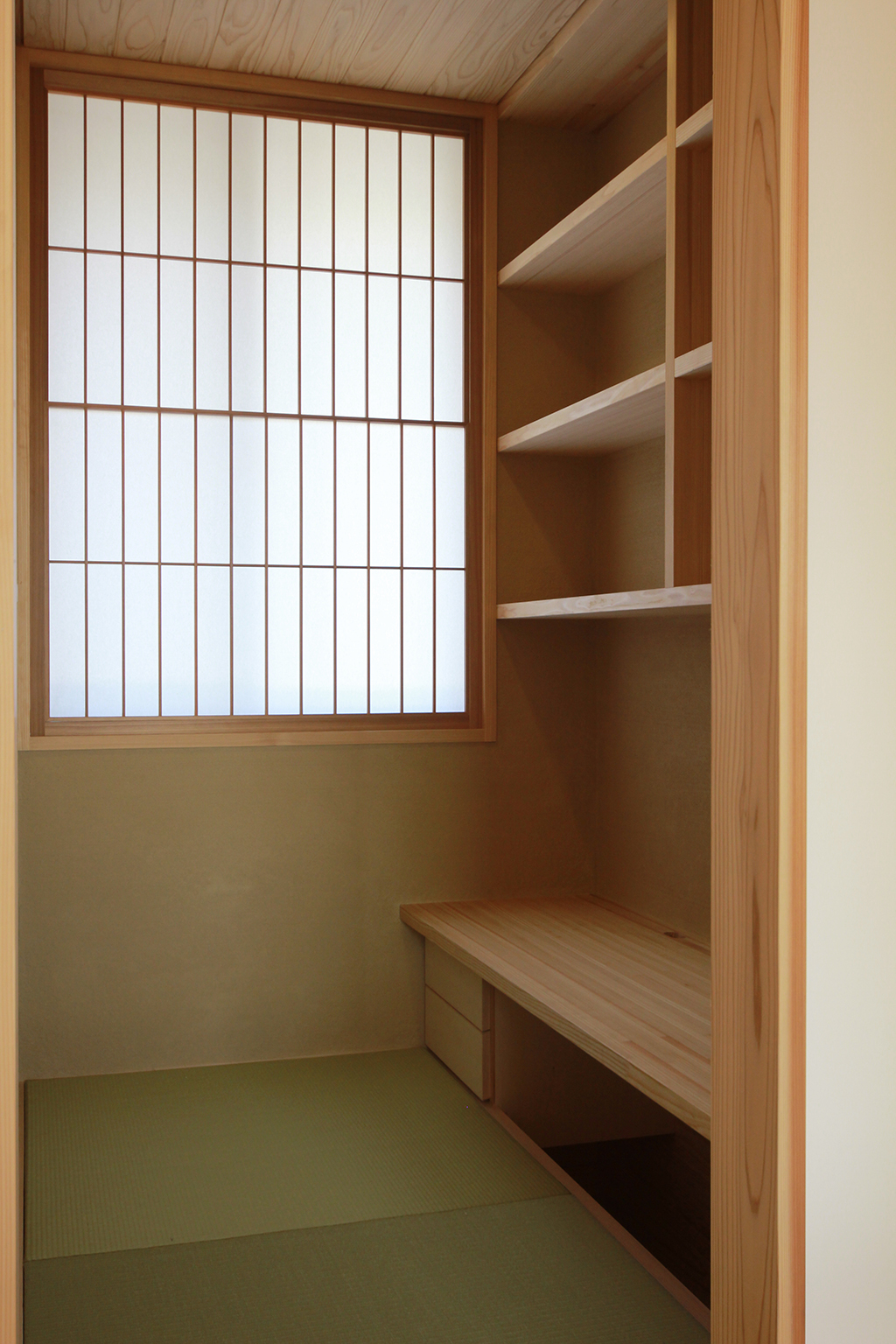 姫路市の木の家 畳敷きの書斎
