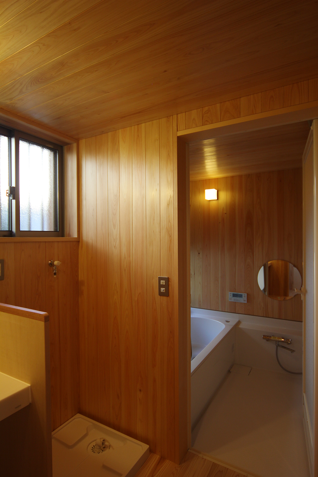 神戸市の木の家 旅館のような浴室
