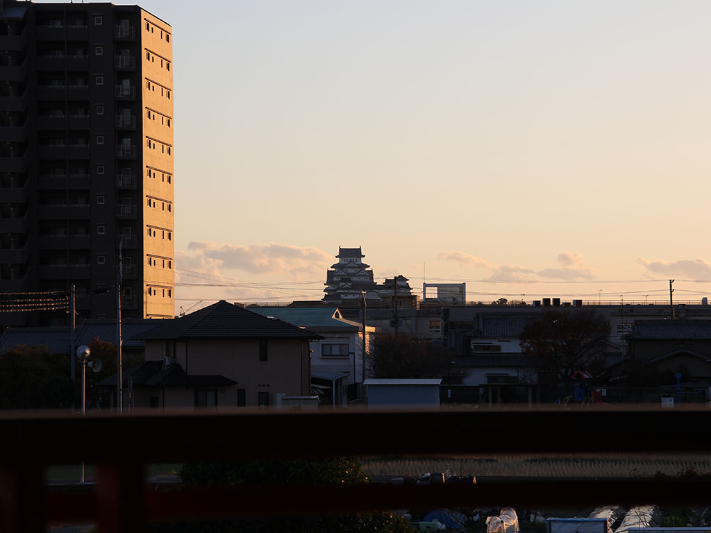 姫路市の木の家　夕暮れの姫路城お家からの眺め
