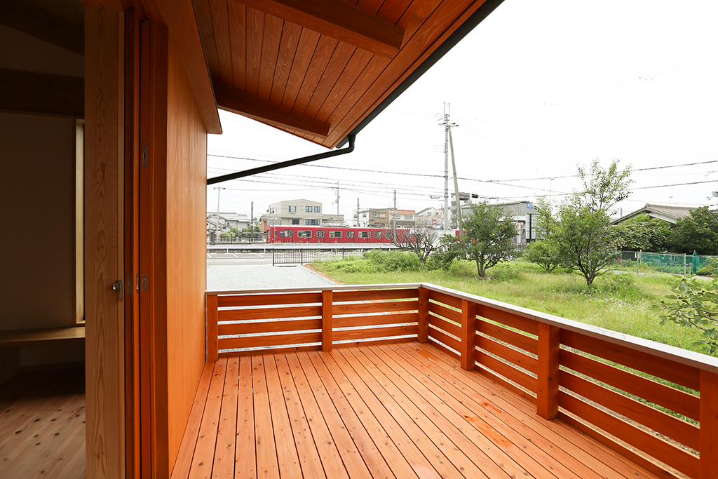 姫路市の木の家 ウッドデッキから望むのどかな風景