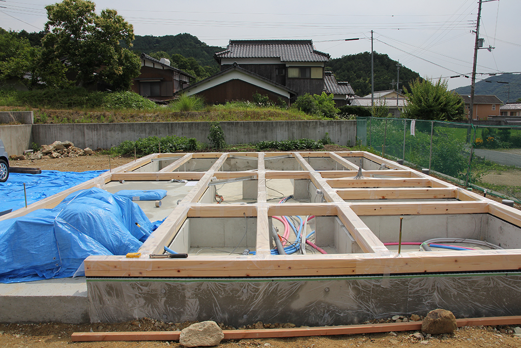 姫路市の木の家　土台敷き