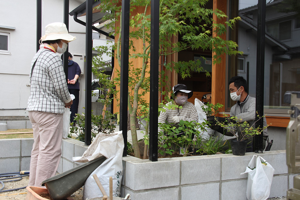 姫路市の木の家　庭造りワークショップ