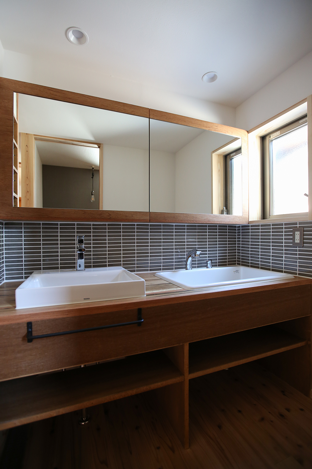 宍粟市の木の家 大家族のための洗面室