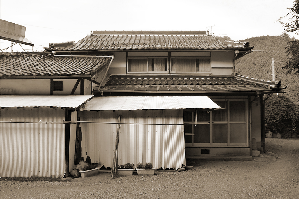 宍粟市の家 リノベーション工事前の外観 