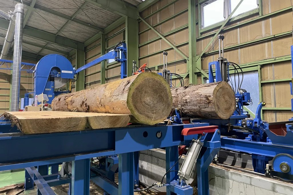大径木対応製材機