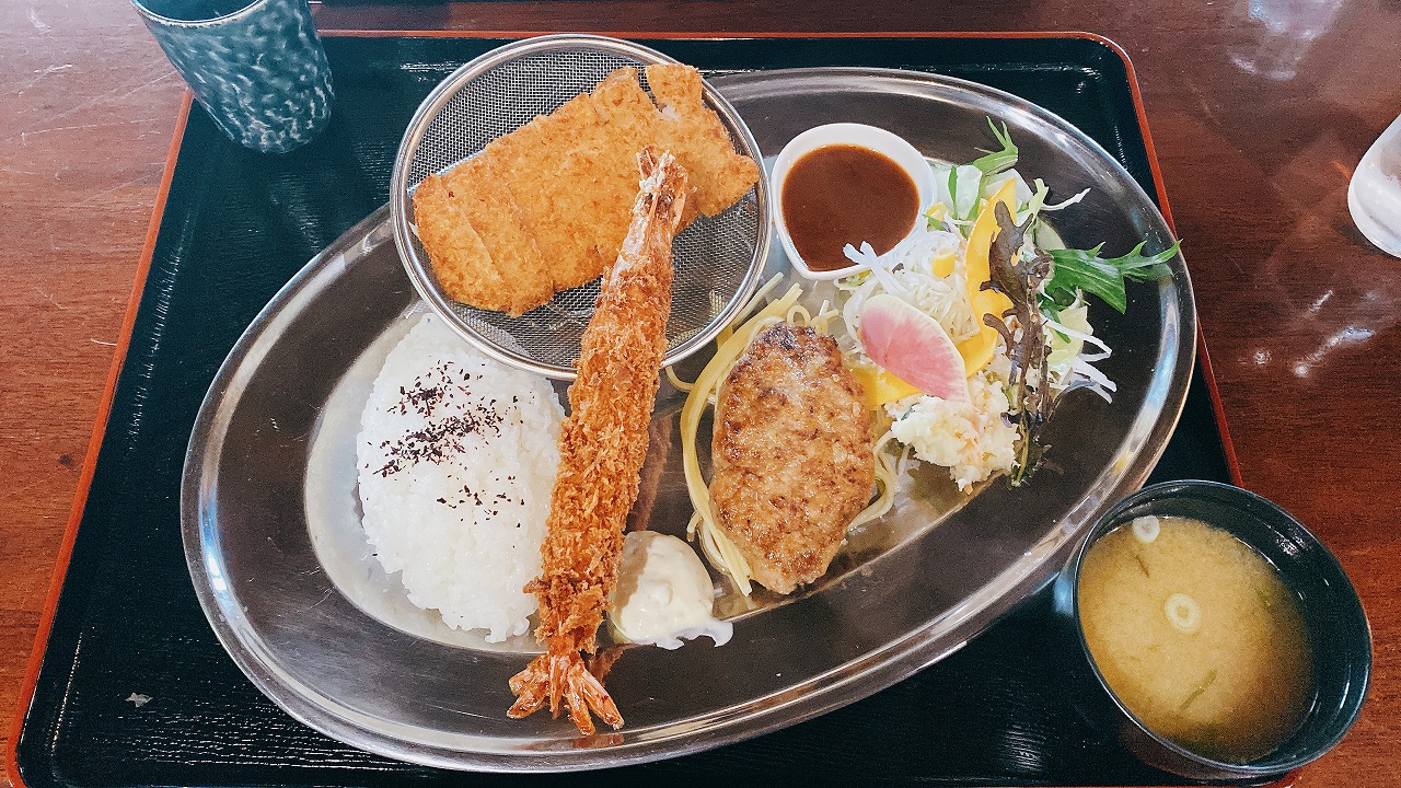 角小皿「ベンチ」 限定140 焼き芋110 角小皿「ベンチ」 限定140 焼き芋110