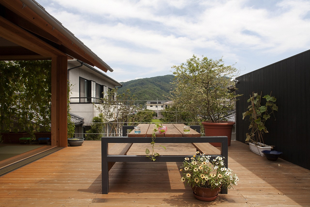 宍粟市の木の家 花火も見える展望デッキ