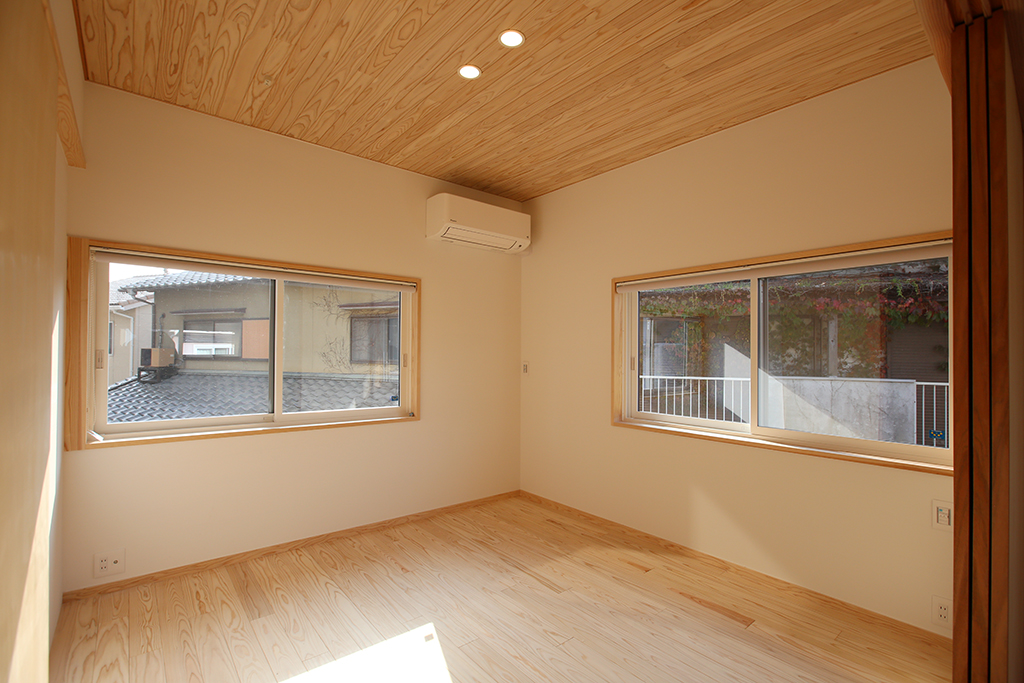 姫路市の木の家 リノベーション工事後の2階居室