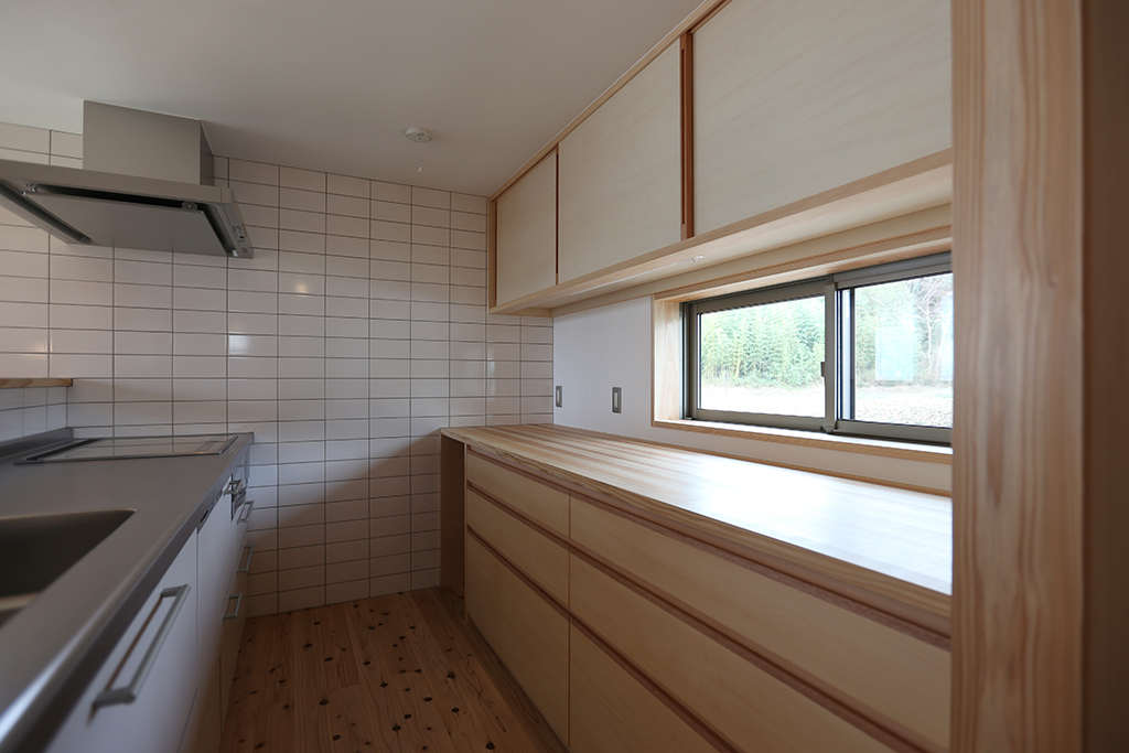 神崎郡の木の家 造作のキッチン収納